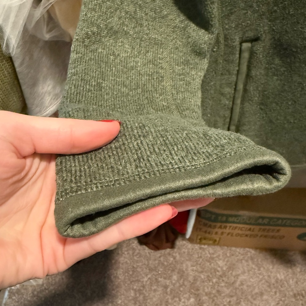 Patagonia Olive Fleece Jacket - Picture 3 of 5